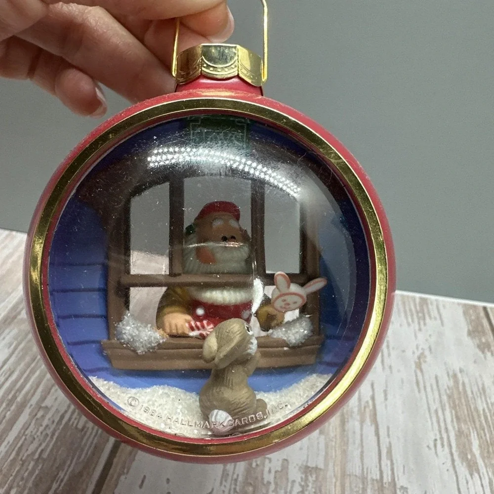 Vintage Hallmark Keepsake Ornament Lighted - Santa's Workshop -‎ 1984 with Box